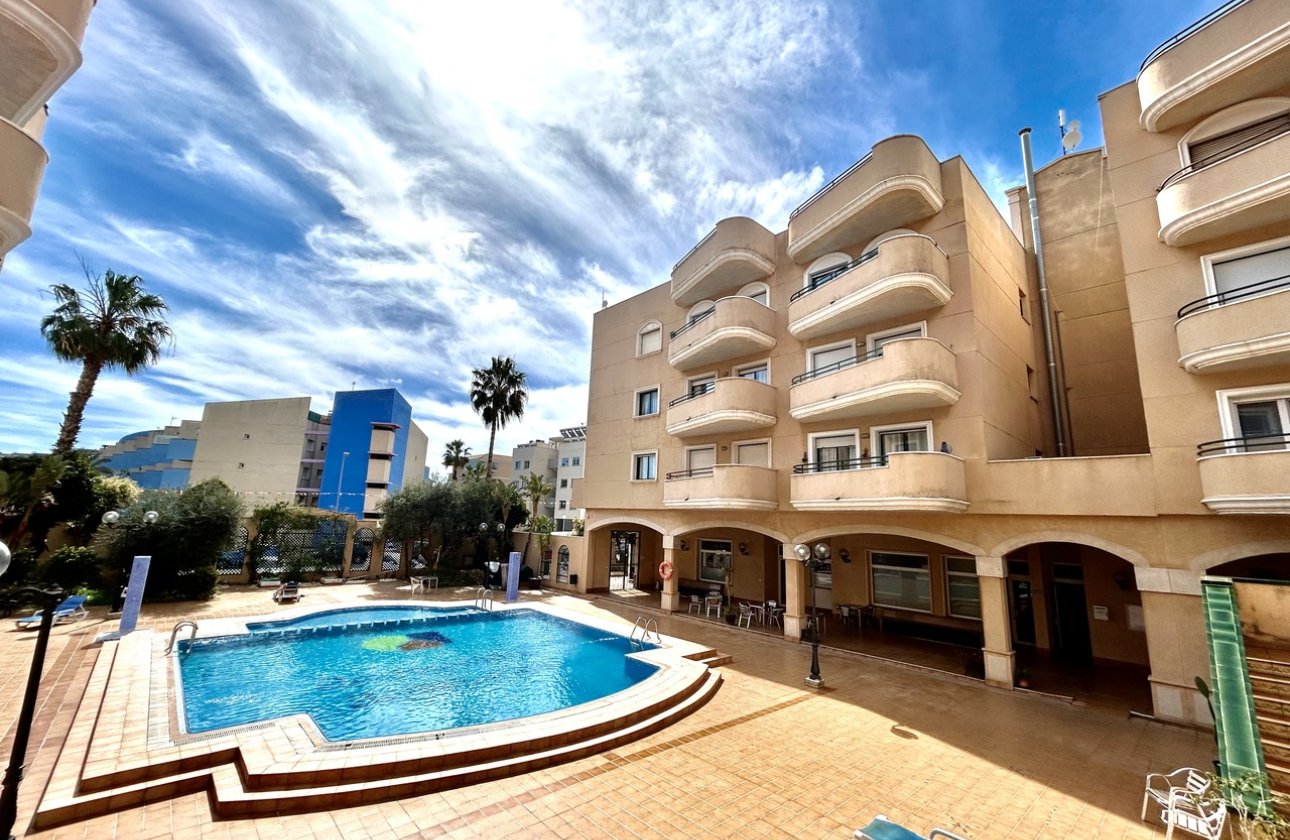 Resale - Apartment / flat - Cabo Roig