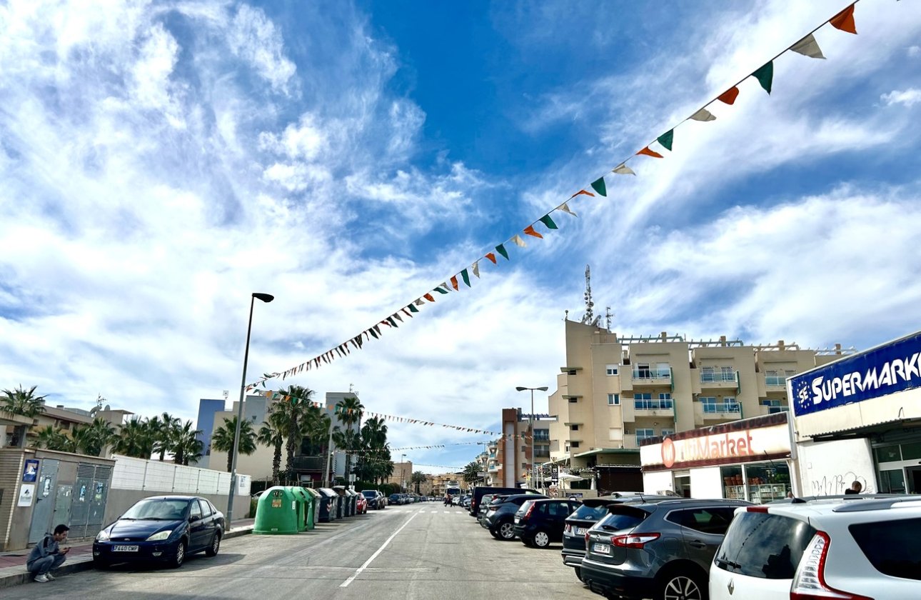 Resale - Apartment / flat - Cabo Roig