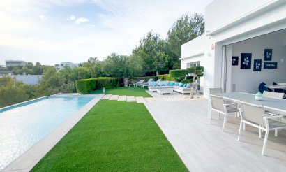 Resale - Villa - Las Colinas Golf Resort