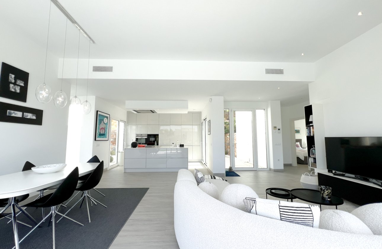 Resale - Villa - Las Colinas Golf Resort