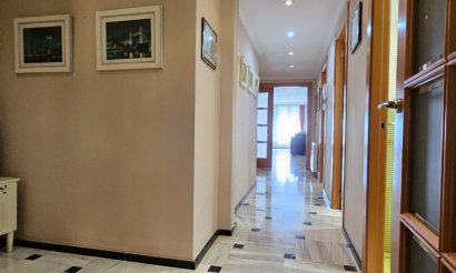 Resale - Apartment / flat - Benidorm - Levante
