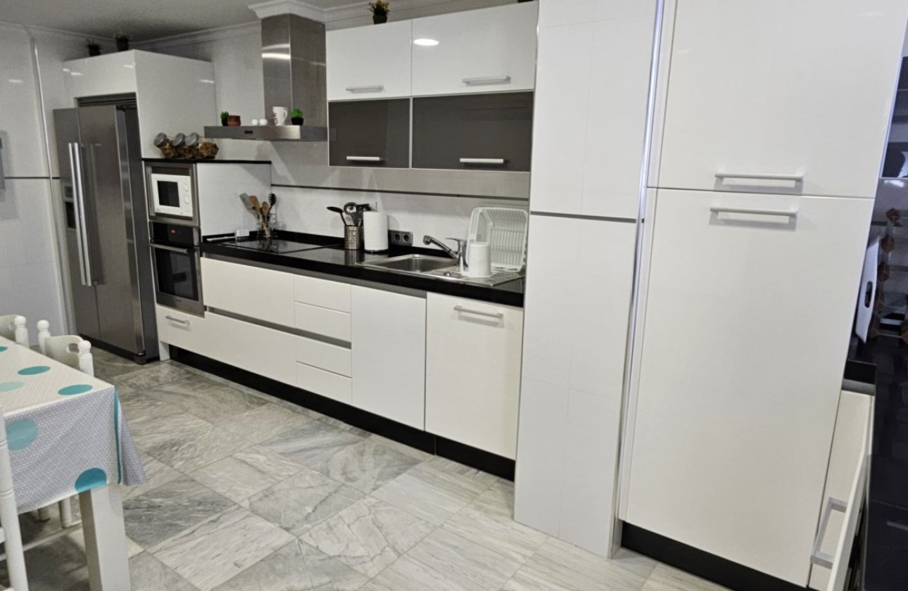 Resale - Apartment / flat - Benidorm - Levante