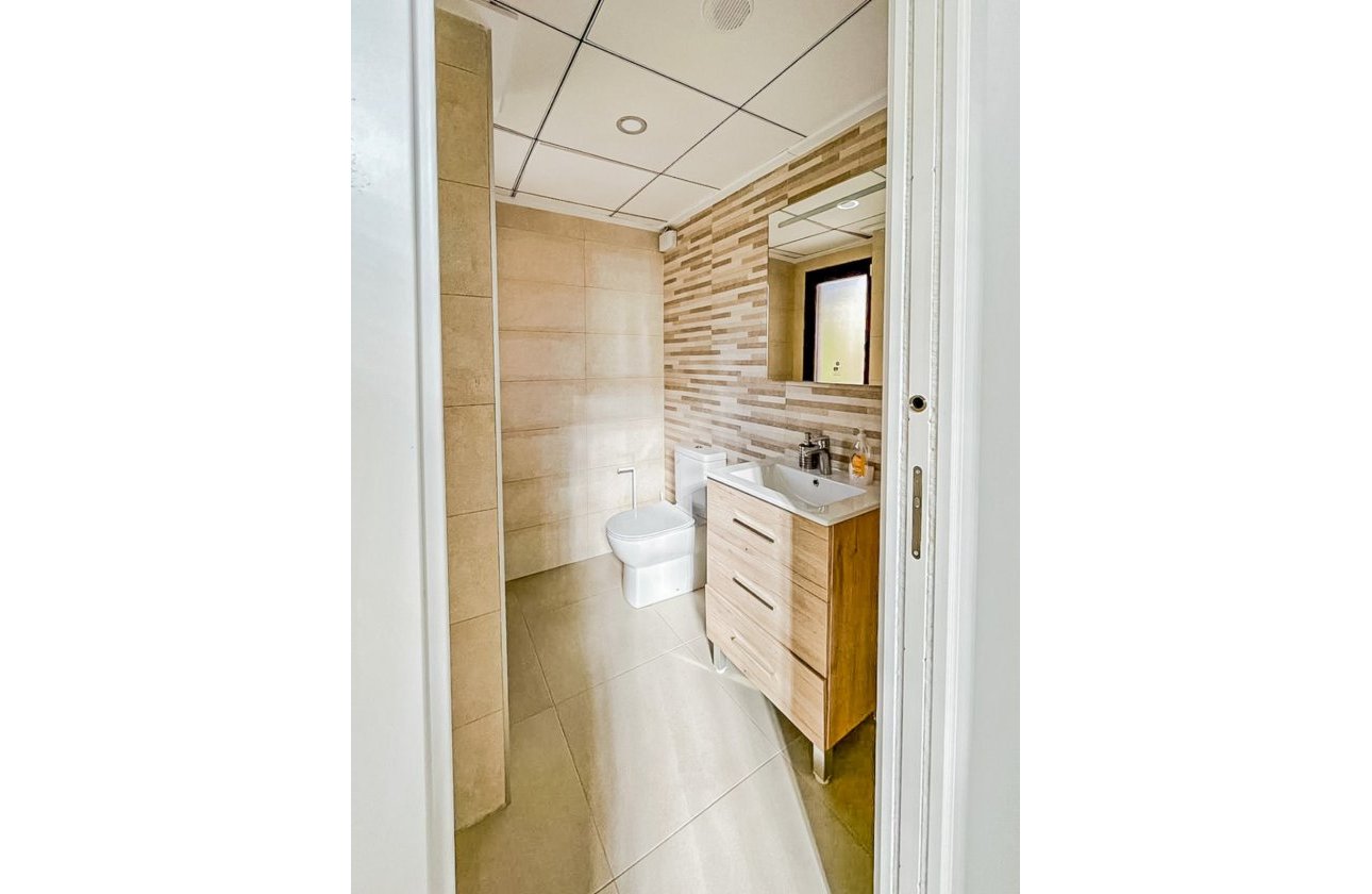 Resale - Villa - La Nucía - Montebello