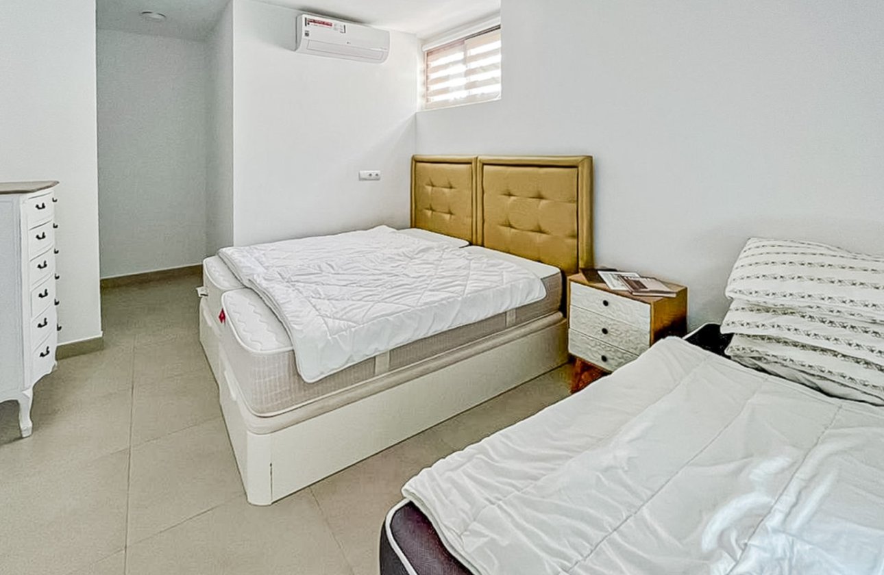 Resale - Villa - La Nucía - Montebello