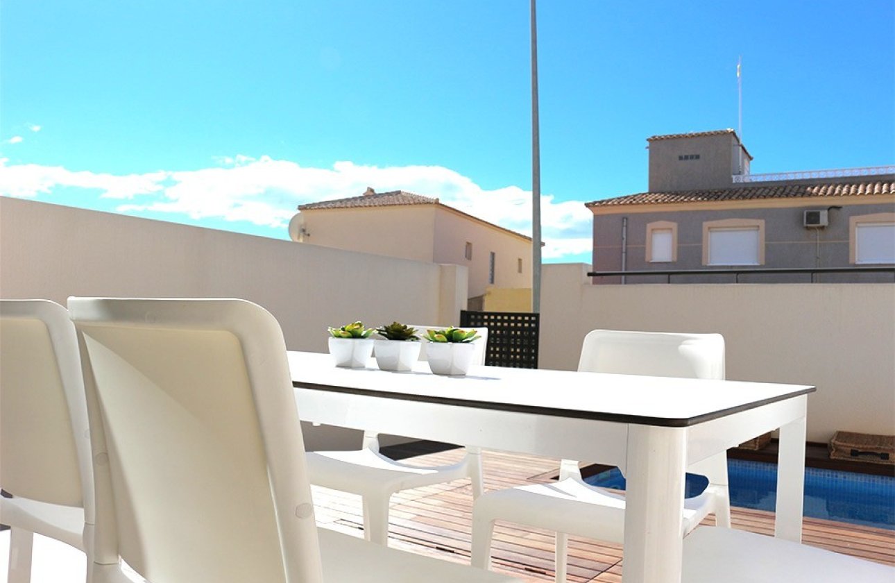 Resale - Villa - Orihuela Costa - La Zenia