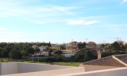Resale - Villa - Orihuela Costa - La Zenia