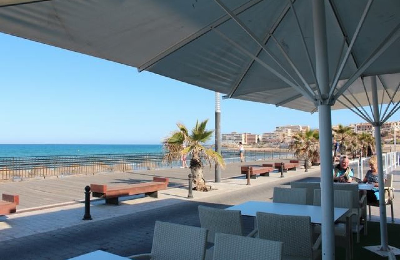 Resale - Villa - Orihuela Costa - La Zenia