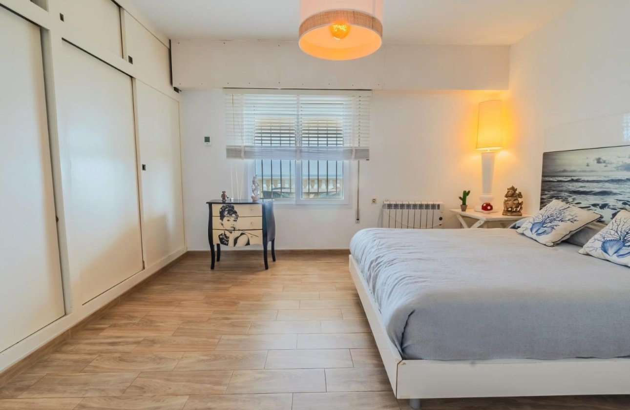 Resale - Villa - La Manga del Mar Menor - Playa del Estacio