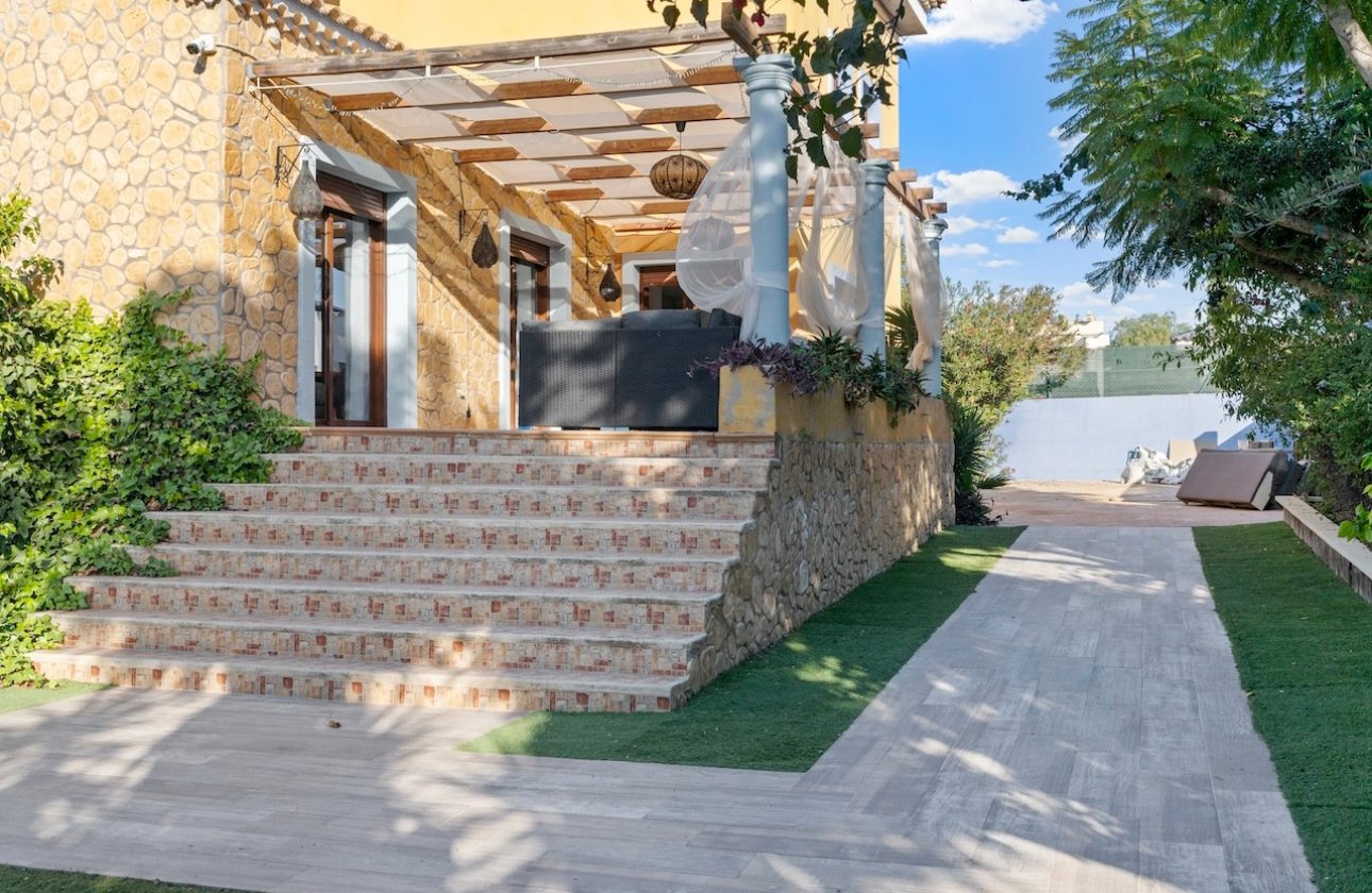 Resale - Villa - Santa Pola - El Poble Llevanti
