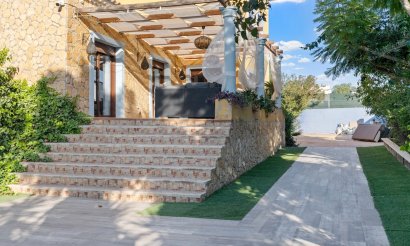 Resale - Villa - Santa Pola - El Poble Llevanti