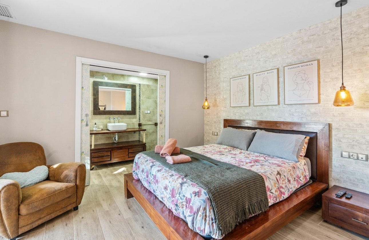 Resale - Villa - Santa Pola - El Poble Llevanti