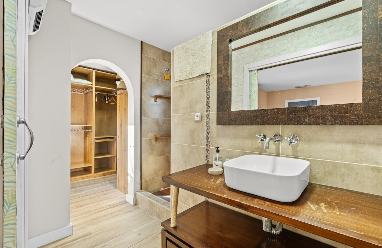 Resale - Villa - Santa Pola - El Poble Llevanti