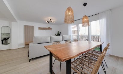 Resale - Apartment / flat - Torrevieja - Playa del cura