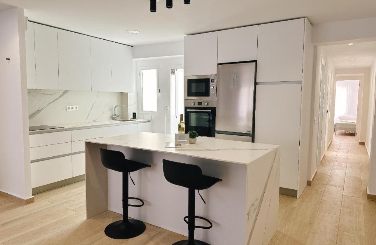 Resale - Apartment / flat - Torrevieja - Playa del cura