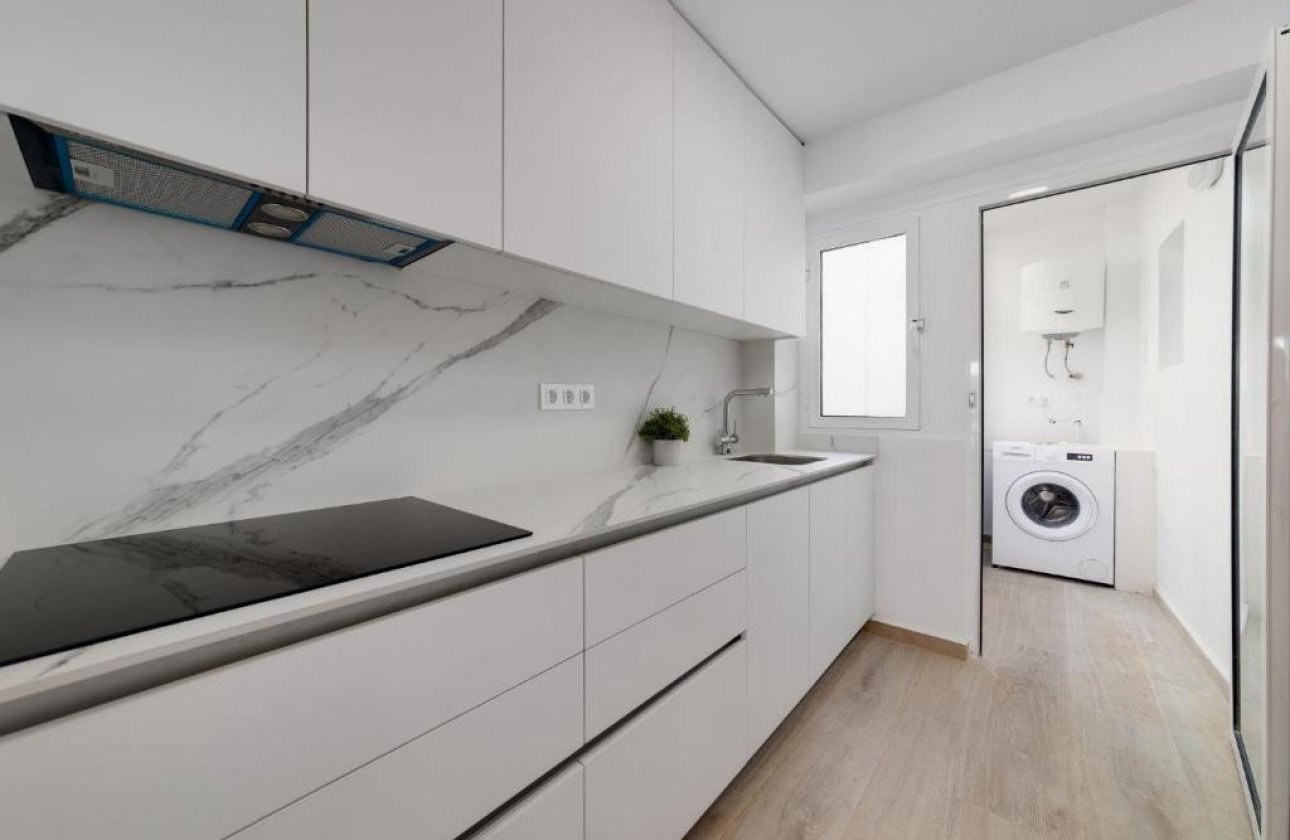 Resale - Apartment / flat - Torrevieja - Playa del cura