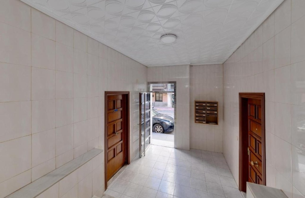 Resale - Apartment / flat - Torrevieja - Playa del cura