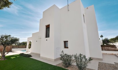 Resale - Villa - Orihuela Costa - Lomas de Don Juan