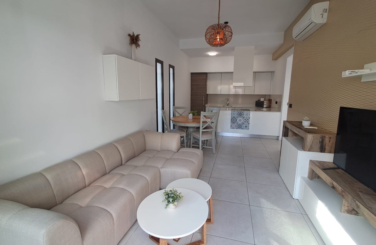 Resale - Villa - Cabo Roig