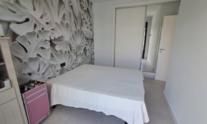 Resale - Villa - Cabo Roig