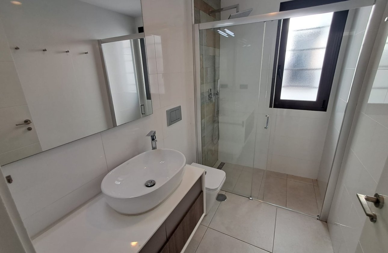 Resale - Villa - Cabo Roig