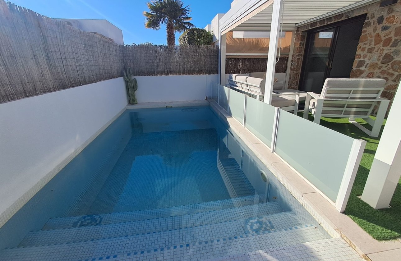 Resale - Villa - Cabo Roig