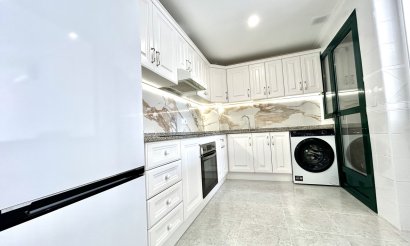 Resale - Apartment / flat - Campoamor R-5