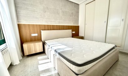 Resale - Apartment / flat - Campoamor R-5