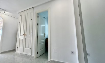 Resale - Apartment / flat - Campoamor R-5