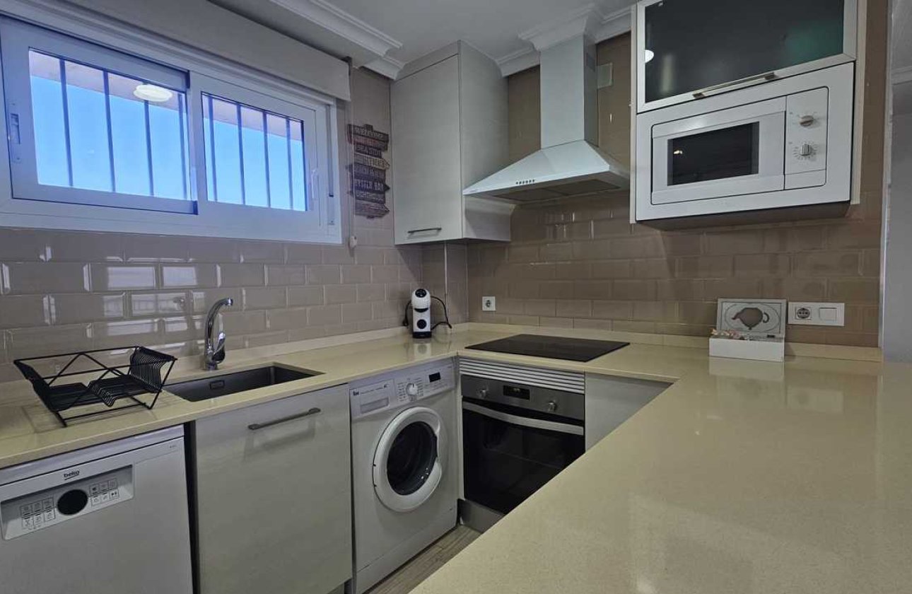 Resale - Apartment / flat - Mil Palmeras