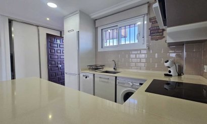 Resale - Apartment / flat - Mil Palmeras