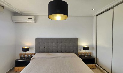 Resale - Apartment / flat - Mil Palmeras