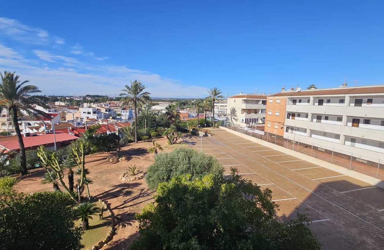 Resale - Apartment / flat - Mil Palmeras