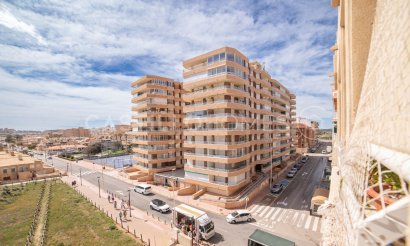 Resale - Apartment / flat - Torrevieja - La Mata