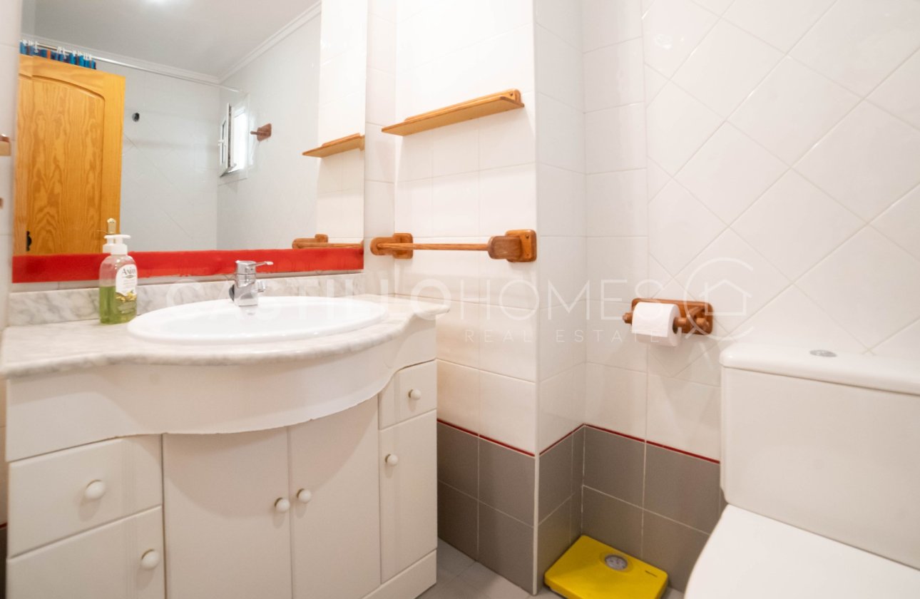 Resale - Apartment / flat - Torrevieja - La Mata