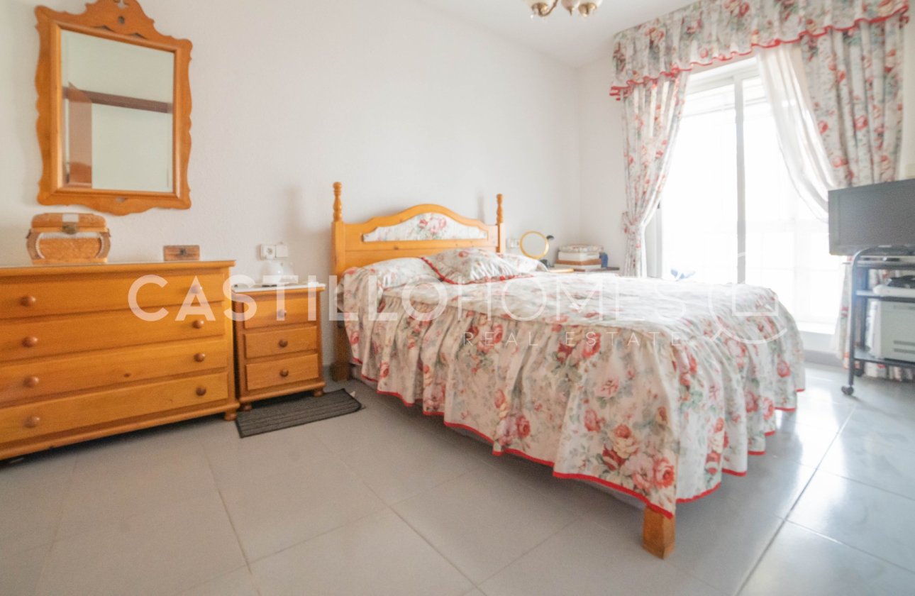 Resale - Apartment / flat - Torrevieja - Punta Prima