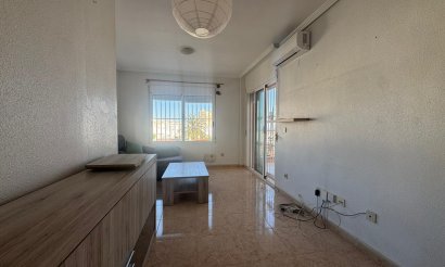 Resale - Apartment / flat - Torrevieja - La Mata