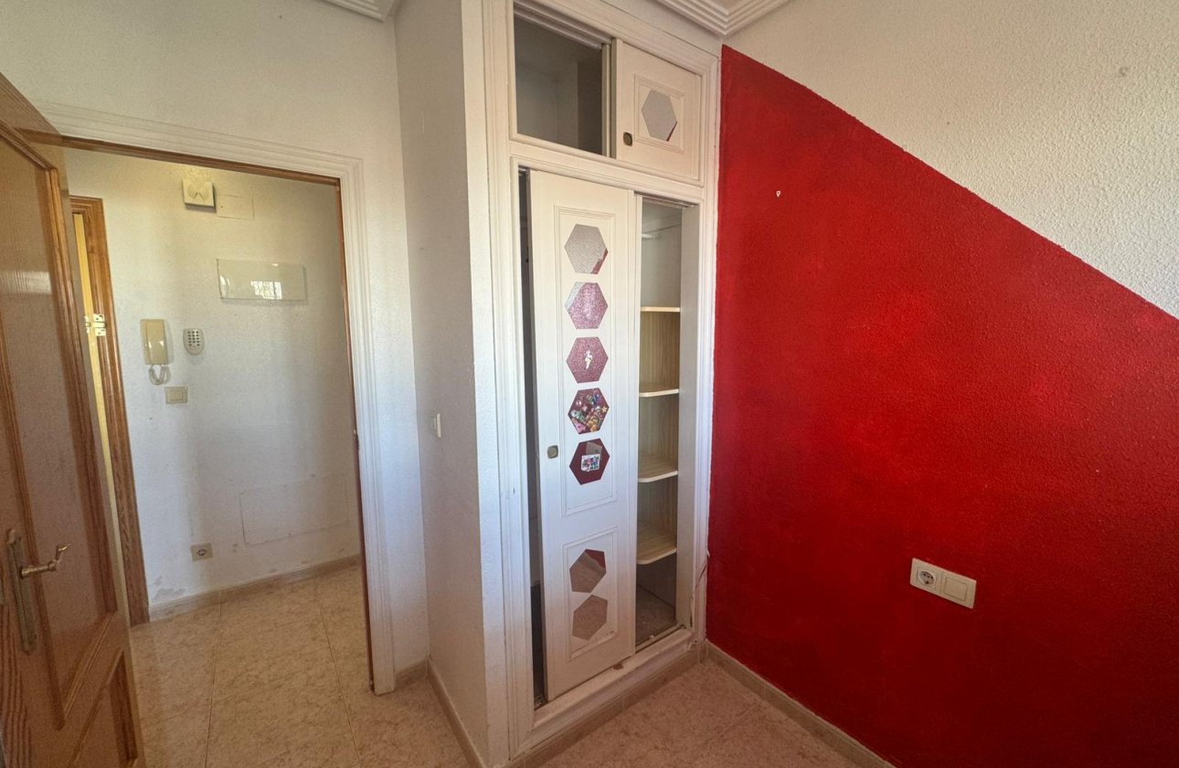 Resale - Apartment / flat - Torrevieja - La Mata