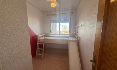 Resale - Apartment / flat - Torrevieja - La Mata