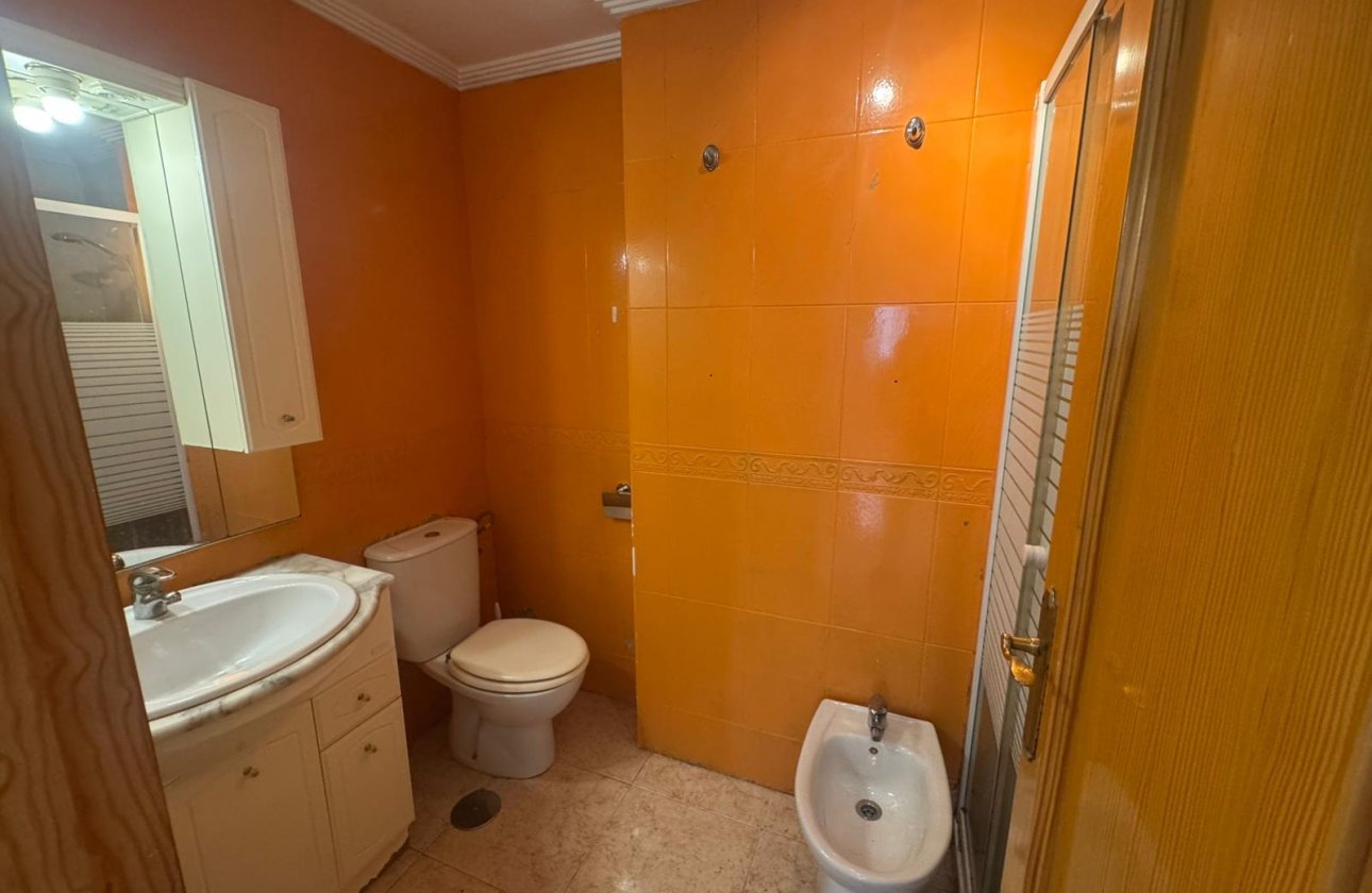 Resale - Apartment / flat - Torrevieja - La Mata