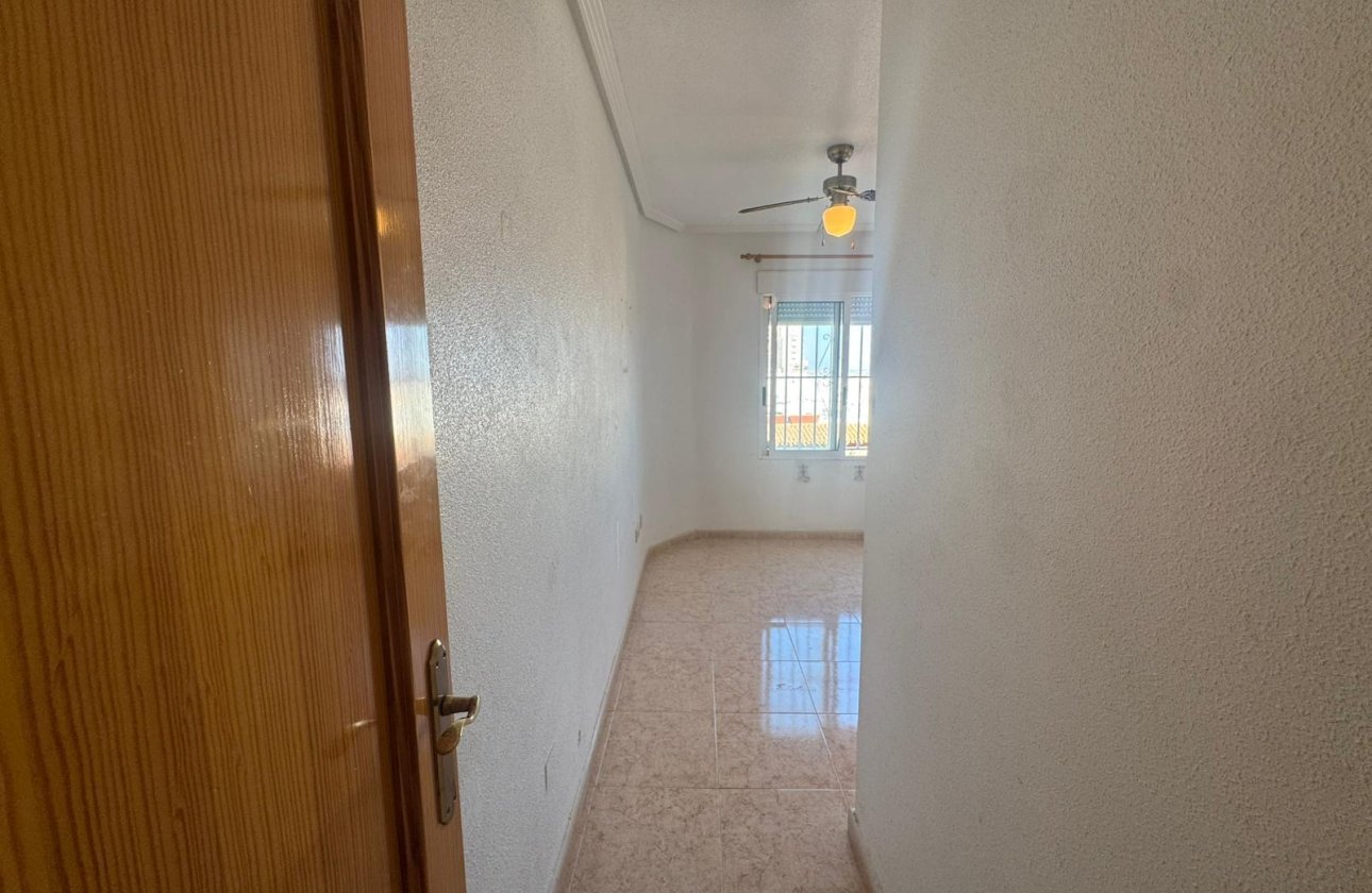 Resale - Apartment / flat - Torrevieja - La Mata
