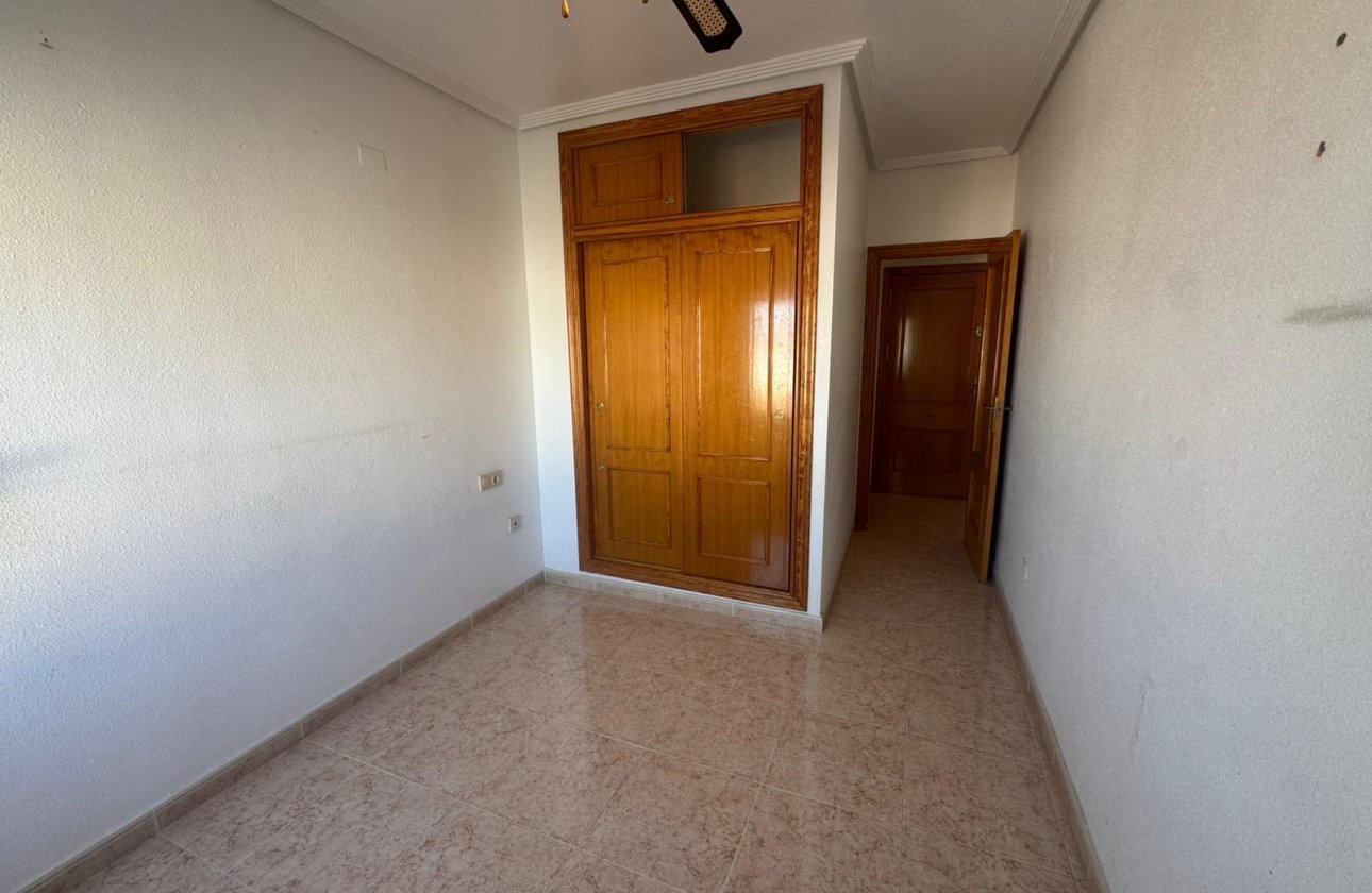 Resale - Apartment / flat - Torrevieja - La Mata