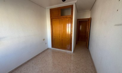 Resale - Apartment / flat - Torrevieja - La Mata