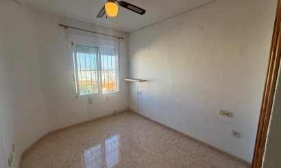 Resale - Apartment / flat - Torrevieja - La Mata