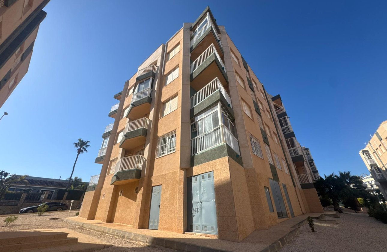 Resale - Apartment / flat - Torrevieja - La Mata