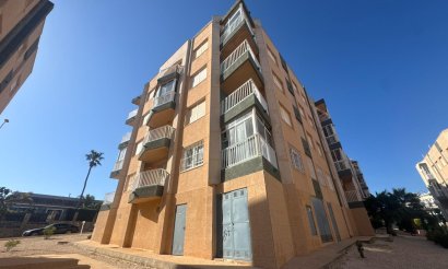 Resale - Apartment / flat - Torrevieja - La Mata