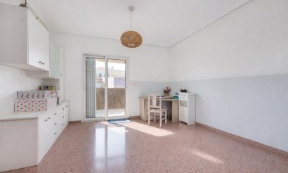 Resale - Apartment / flat - Torrevieja - Parque de Las Naciones