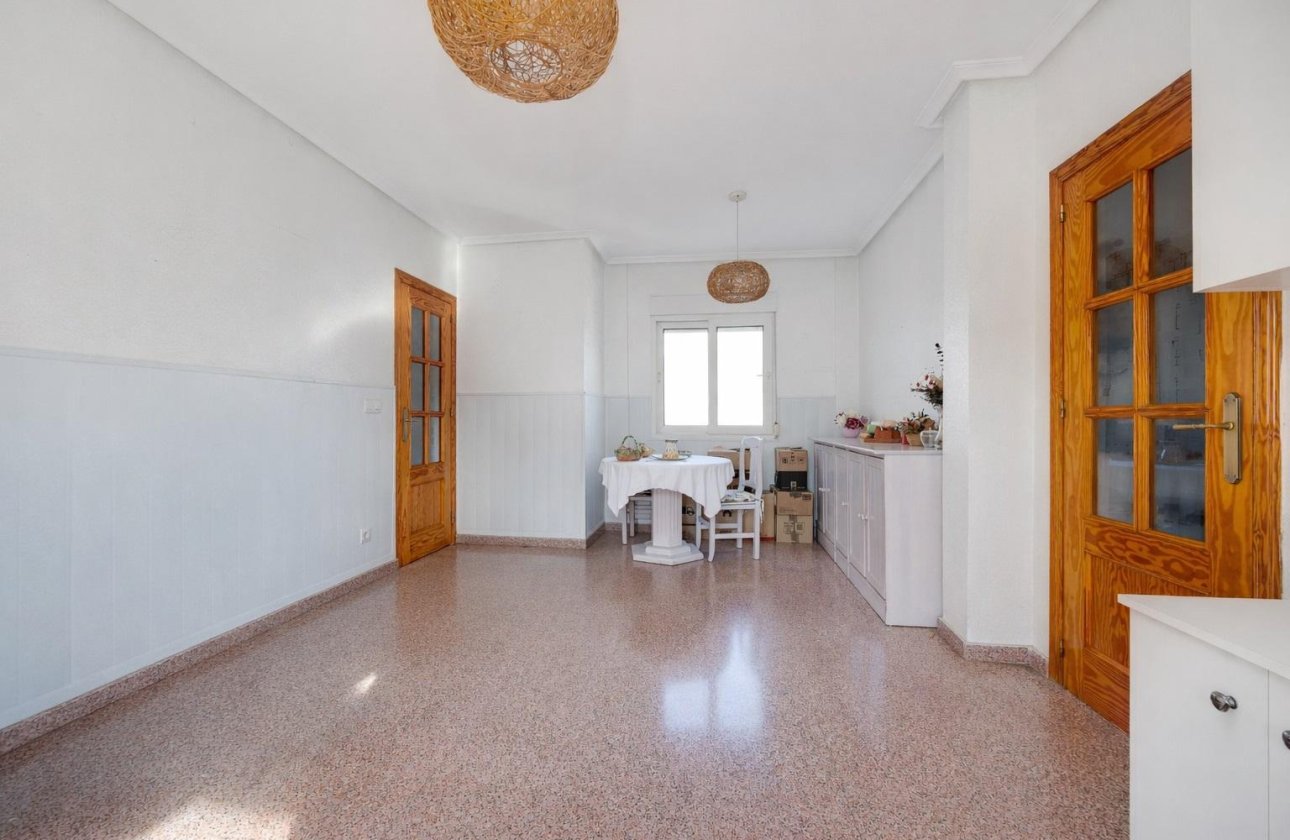 Resale - Apartment / flat - Torrevieja - Parque de Las Naciones