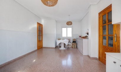 Resale - Apartment / flat - Torrevieja - Parque de Las Naciones