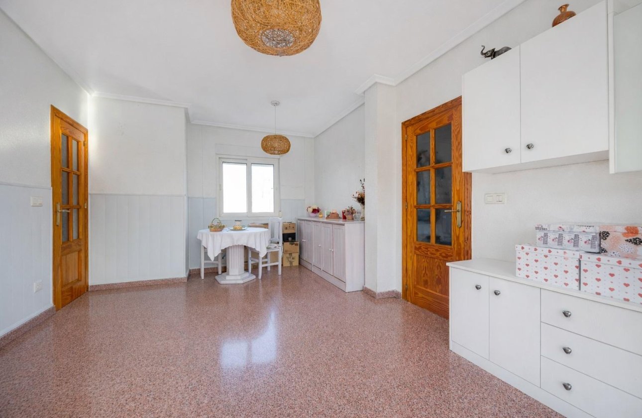 Resale - Apartment / flat - Torrevieja - Parque de Las Naciones