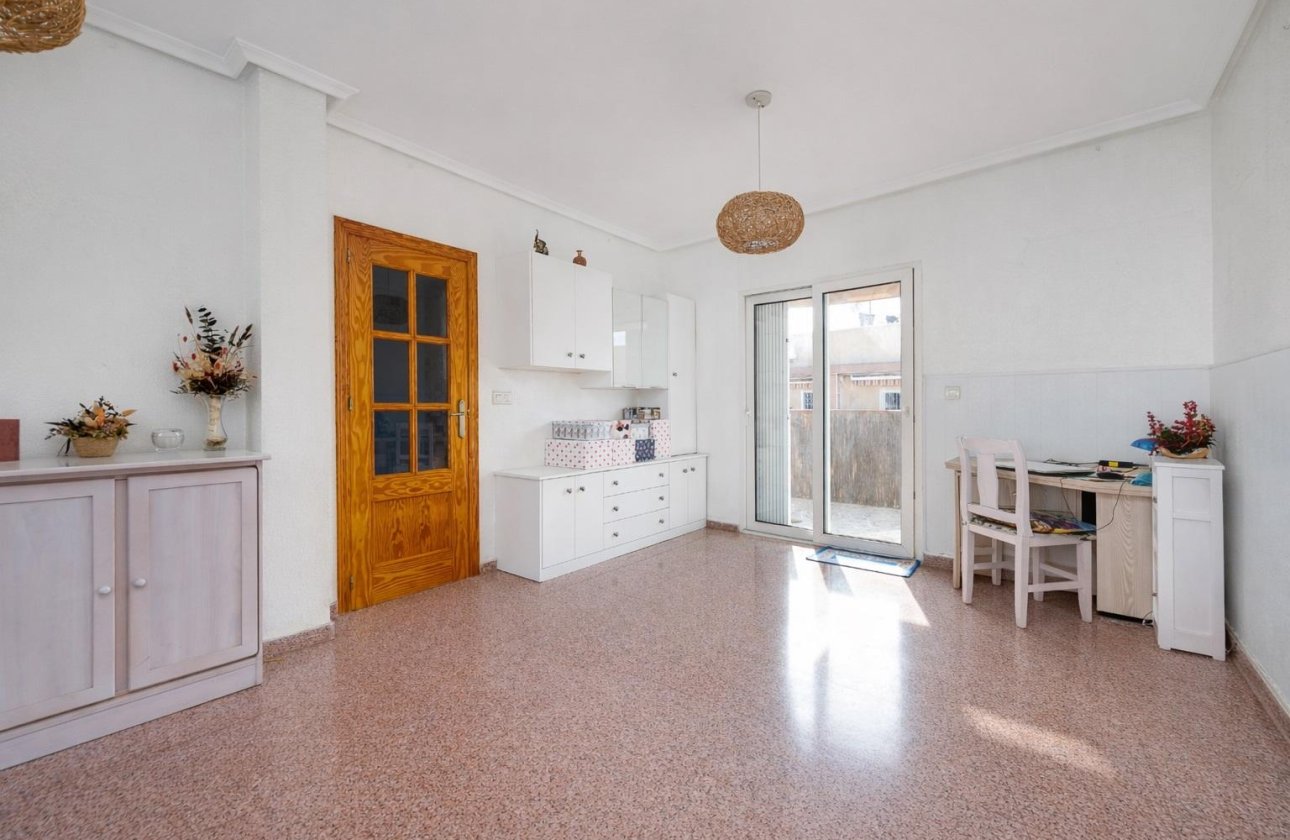 Resale - Apartment / flat - Torrevieja - Parque de Las Naciones
